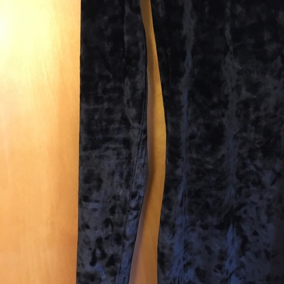 𝗕𝗹𝗮𝗰𝗸 𝗩𝗲𝗹𝘃𝗲𝘁 𝗠𝗶𝗻𝗶 𝗗𝗿𝗲𝘀𝘀 - Picture 7 of 7